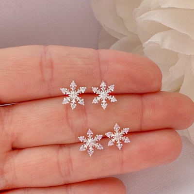 925 Sterling Silver Rhodium Plated CZ Snowflake Stud Earrings 2g