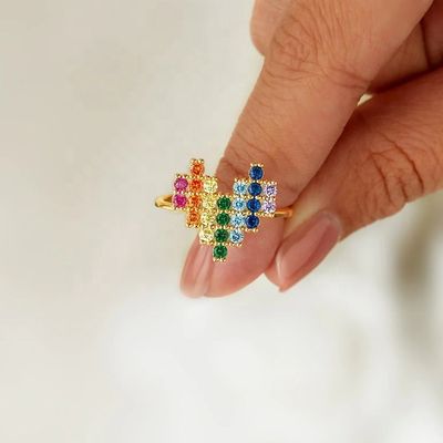 Wedding Engagement Ring in 18K Gold with Cute Heart Shape Design and Rainbow