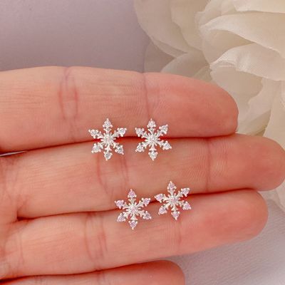 925 Sterling Silver Rhodium Plated CZ Snowflake Stud Earrings 2g